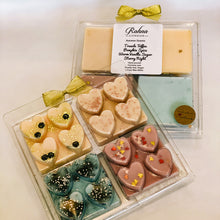 Load image into Gallery viewer, Rahna London 4 scent heart clamshell - limited stock