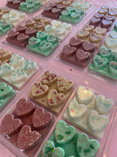 Load image into Gallery viewer, Rahna London 4 scent heart clamshell - limited stock